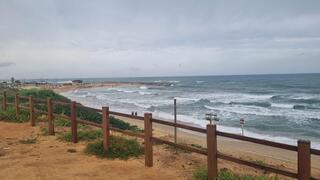 חוץ הצוק, תל אביב חוץ הצוק, תל אביב