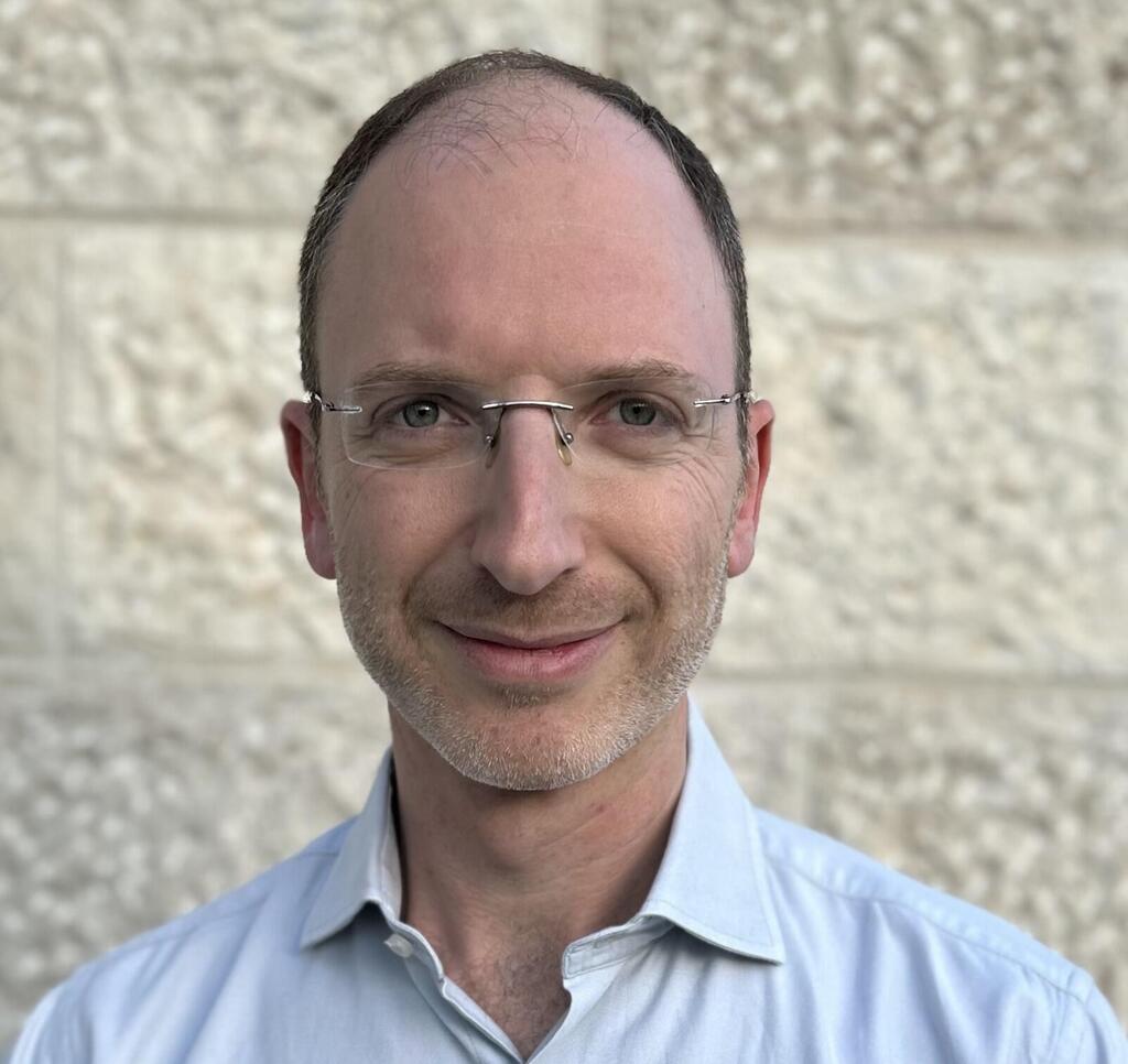 מנכ״ל פינרג׳י, עמנואל לוי