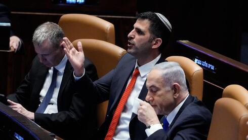 ההתפטרות לפני המשבר החוקתי – וההשלכות: „הממשלה מפרה אמונים”