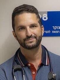 ד"ר רועי צוקר, מנהל תחום רפואת להט"ב, איכילוב, 