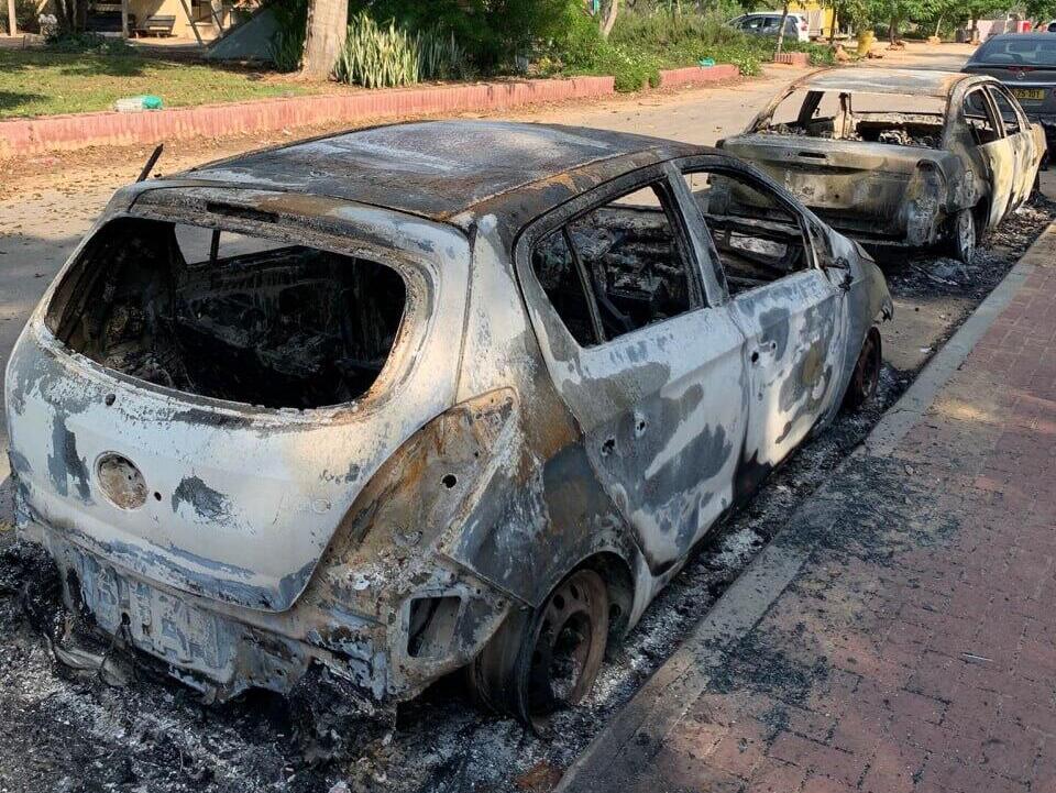 תיעוד מההרס בקיבוץ חולית (צילום: שיר אזולאי) הרס בקיבוץ חולית
