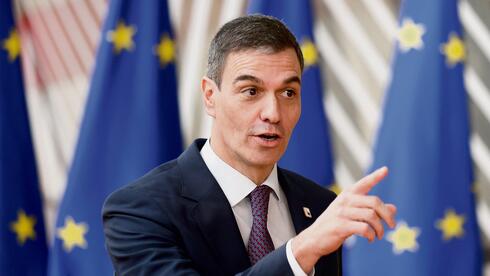 Madrid defies NATO on spending, Israel embargo