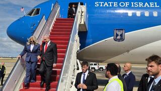 ראש הממשלה בנימין נתניהו ורעייתו שרה יורדים ממטוס כנף ציון בביקור בארה ראש הממשלה בנימין נתניהו ורעייתו שרה נחתו בוושינגטון ארצות הברית לקראת נאומו בקונגרס