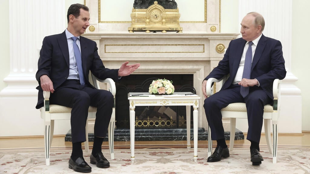 Vladimir Putin and former Syrian President Bashar Assad at the Kremlin in July last year (Photo: Valery Sharifulin, Sputnik, Kremlin Pool Photo via AP) נשיא סוריה בשאר אסד נשיא רוסיה ולדימיר פוטין ביקור מוסקבה
