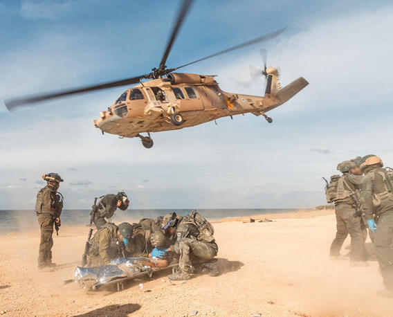 A 669 crew in action during the war (Photo: IDF) yk14013542