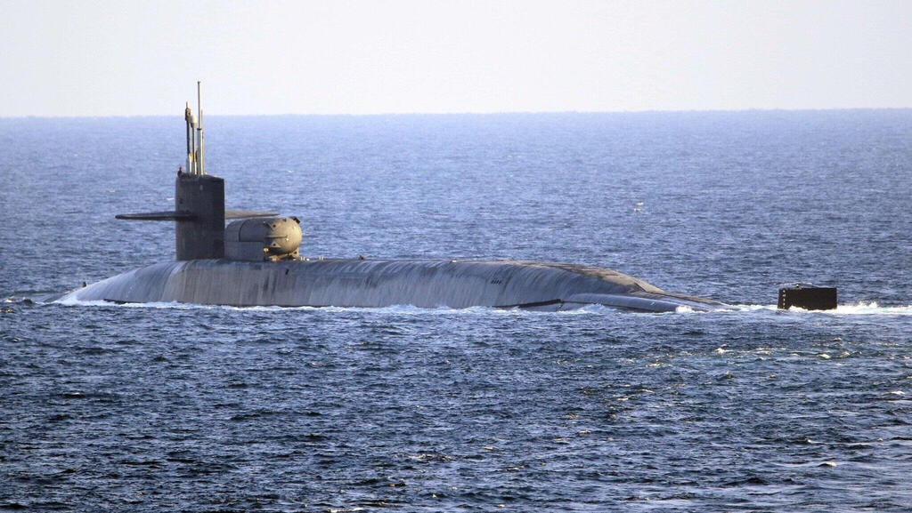 Submarines are also part of the strike groups, including the USS Georgia (Photo: AP / US NAVY) הצוללת האמריקאית uss Georgia