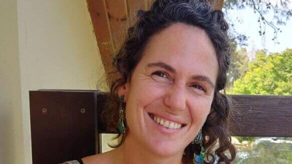"14 חודשים יו"ר הכנסת לא ביקר בכיכר החטופים". כרמל גת ז"ל כרמל גת ז"ל