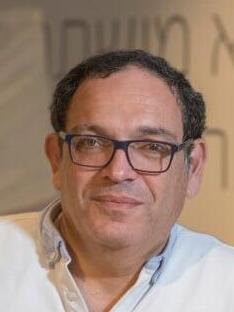 הרב שי פירון