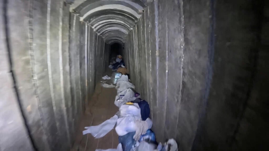 Hamas tunnel in Gaza (Photo: Israeli Army/ REUTERS ) ראיות מהמנהרה בה שהו ונרצחו החטופים אלמוג סרוסי כרמל גת הרש גולדברג פולין אלכס לובנוב עדן ירושלמי אורי דנינו