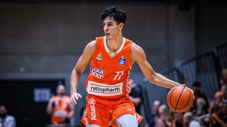 בן שרף במדי רטיופארם אולם הגרמנית