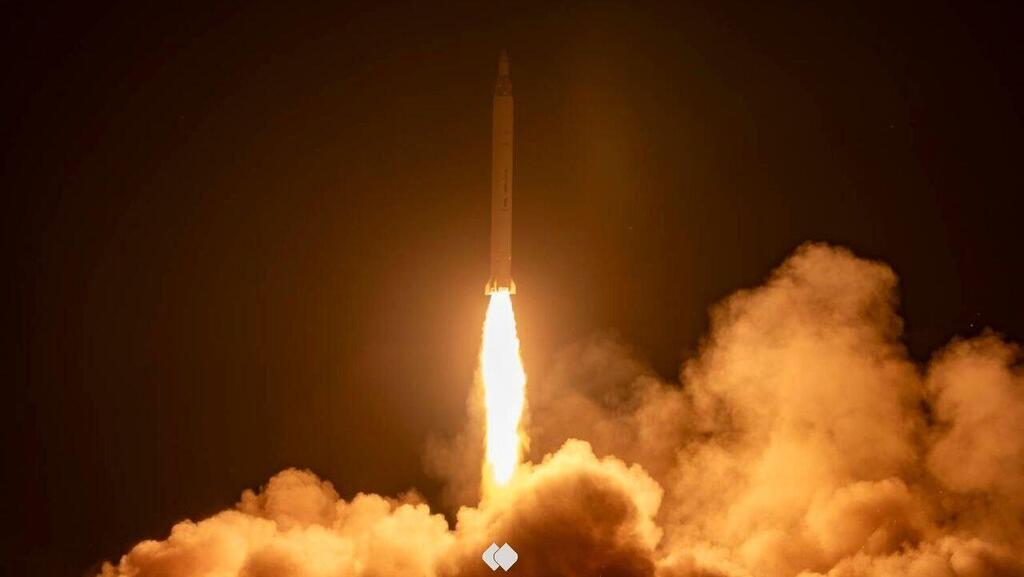 Iranian missile launched toward Israel השיגור של הטילים מאיראן