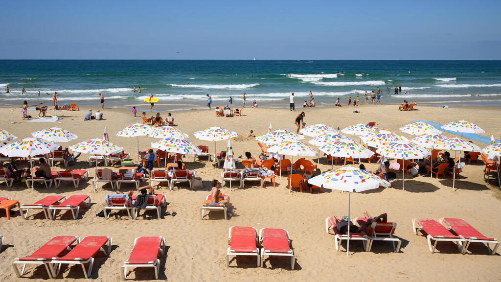 חוף הים בתל אביב (צילום: Leon Neal/Getty Images) חוף הים בתל אביב