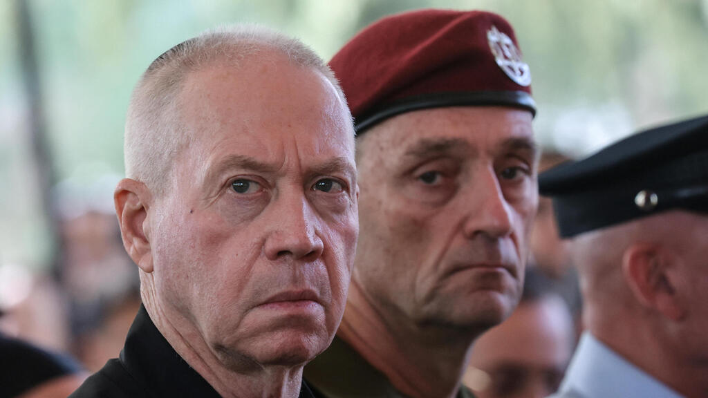 Former Defense Minister Yoav Gallant is out of the way now (Photo: Gil Cohen-Magen /Pool via REUTERS) טקס הזיכרון הממלכתי לחללי חרבות ברזל