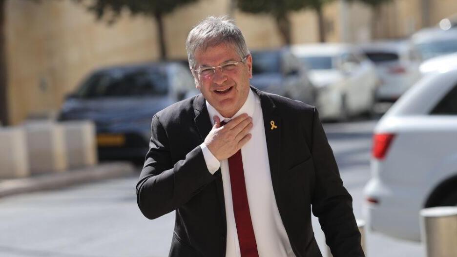 "סייר בבית ספר אחד, וקבע שכולם חוזרים". קיש (צילום: אלכס קולומויסקי) הח"כים מגיעים לישיבת הממשלה