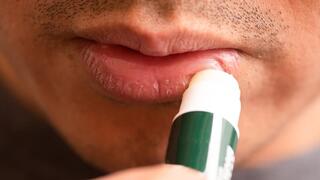 יובש בשפתיים יובש בשפתיים