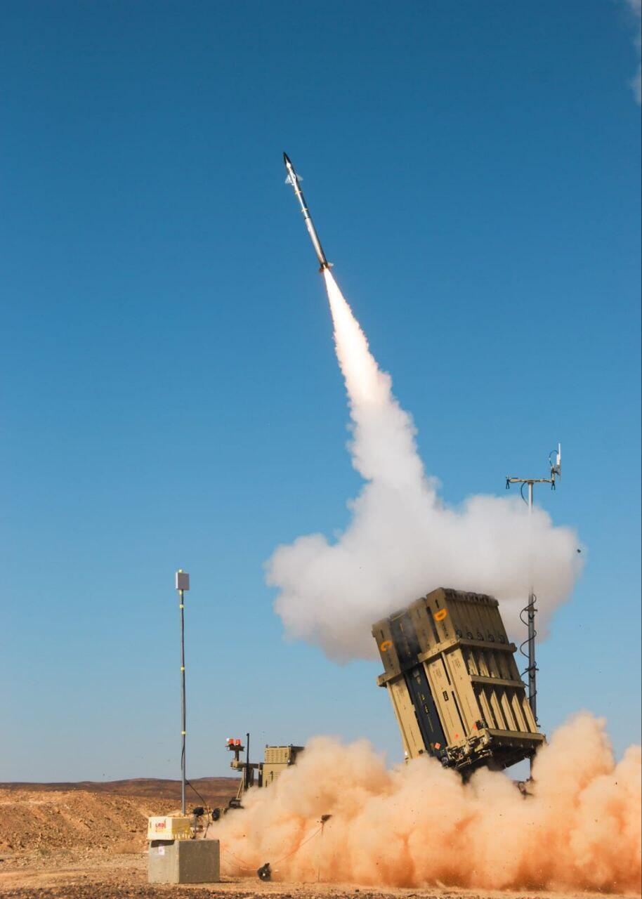 Iron Dome air defense system battery in action (Photo: Defense Ministry) מארינס, חיל הנחתים האמריקני, השלים בהצלחה אימון ירי ראשון של כוחותיו במערכת הגנה אווירית המשלבת את מיירט כיפת ברזל