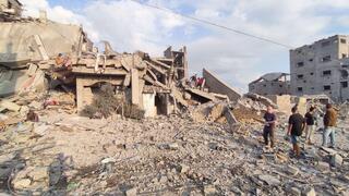 מחנה הפליטים בנוסייראת ברצועת עזה לאחר תקיפה של חיל האוויר