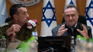 שר הביטחון ישראל כ"ץ בפגישה ראשונה עם הרמטכ"ל הרצי הלוי בפורום המטה הכללי