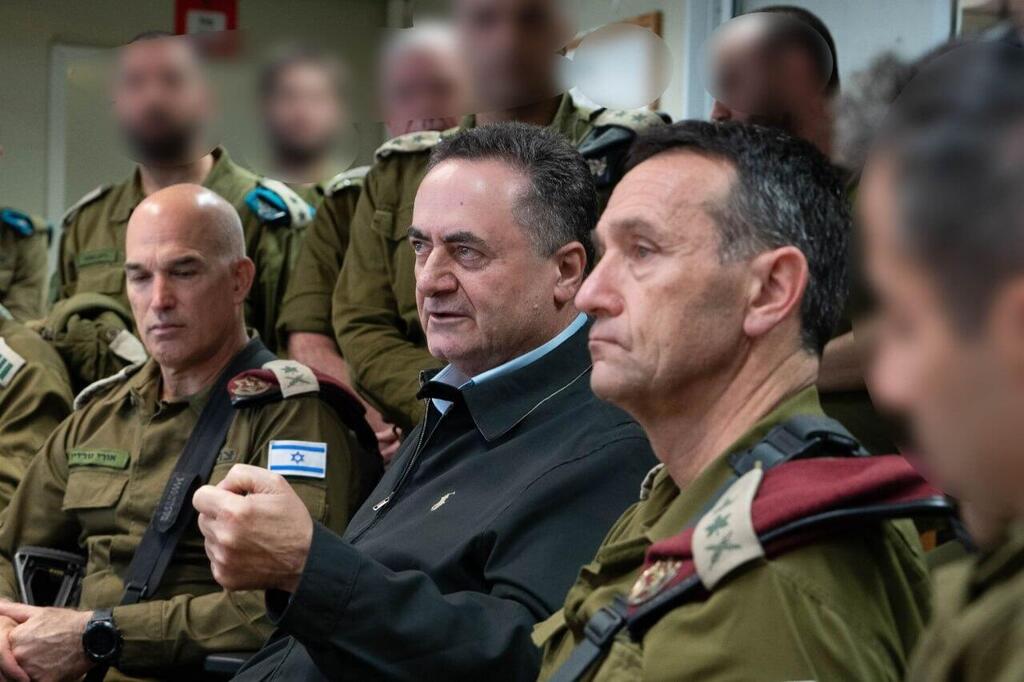 צילום: אריאל חרמוני, משרד הביטחון שר הביטחון ישראל כ"ץ בביקור בפיקוד הצפון ביחד עם הרמטכ"ל רב-אלוף הרצי הלוי ומפקד פיקוד צפון, האלוף אורי גורדין