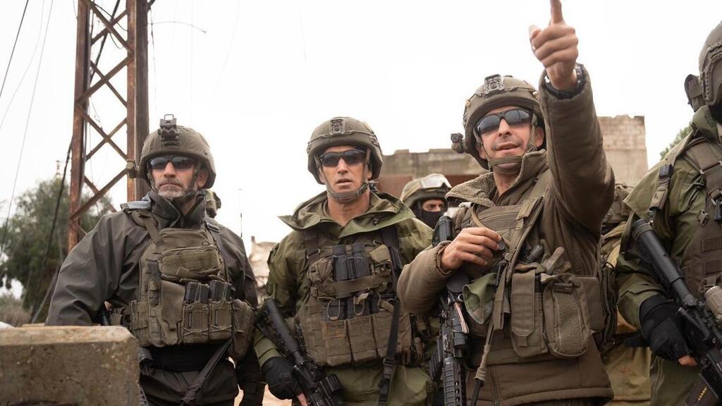אלוף אורי גורדין בדרום לבנון (צילום: דובר צה"ל) מפקד פיקוד הצפון, אלוף אורי גורדין, בהערכת מצב וסיור שטח עם לוחמי ומפקדי אוגדה 98