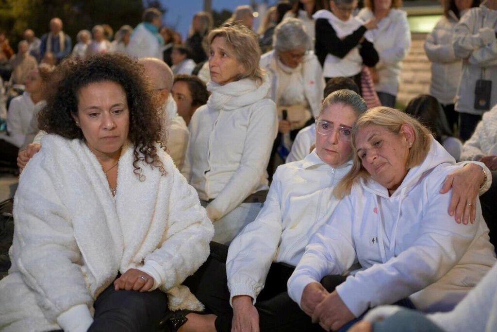 צילום: ידין גלעדי מחאת משמרות האימהות מול בית הנשיא בירושלים