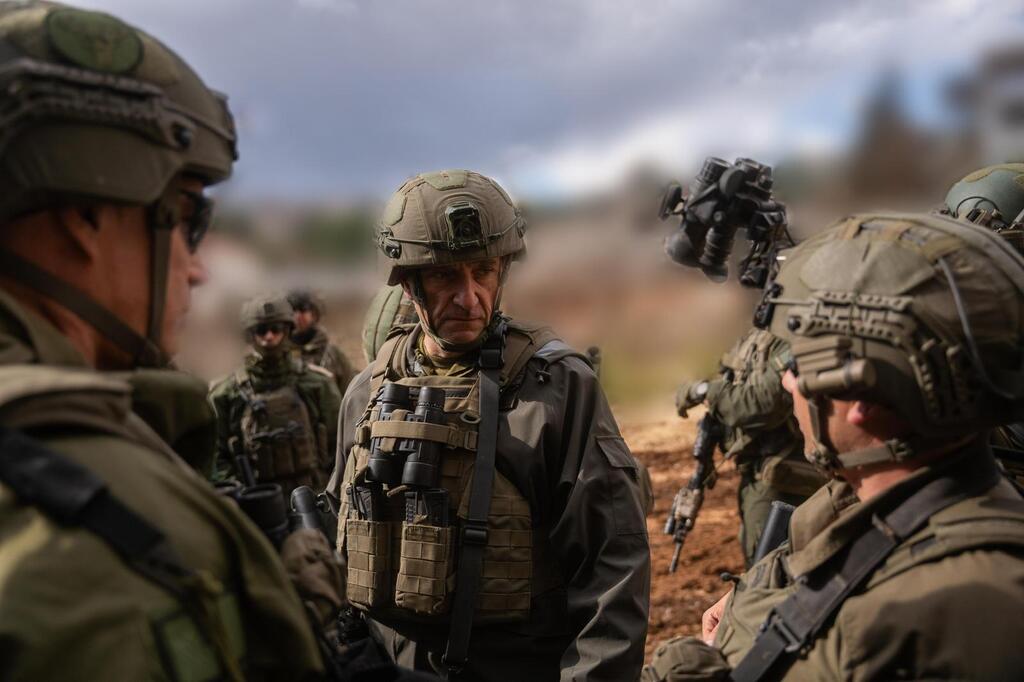 צילום: דובר צה"ל הרצי הלוי בסיור שטח והערכת מצב בדרום לבנון