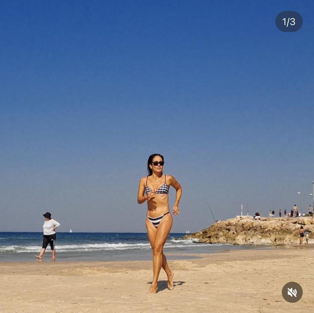 רגע לפני גל הקור. ארליך והביקיני (צילום מסך: אינסטגרם) עינת ארליך אינסטגרם ביקיני
