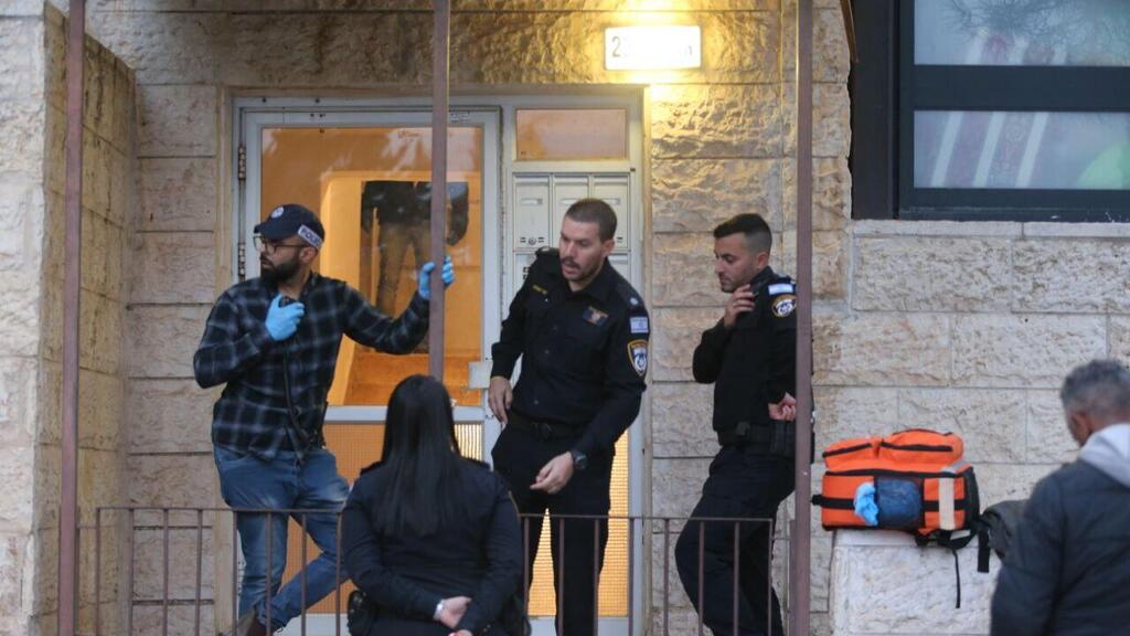 הזירה בשכונת פסגת זאב בירושלים (צילום: אלכס קולומויסקי) זירת האירוע בשכונת פסגת זאב שבירושלים