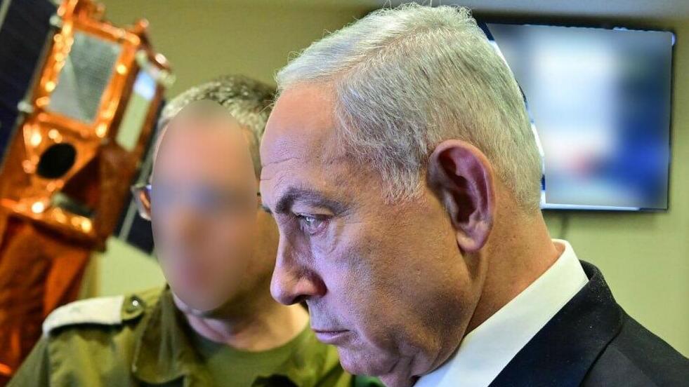 ראש הממשלה נתניהו (צילום: עמוס בן גרשום, לע"מ) ראש הממשלה נתניהו בביקור ביחידה 9900 בקריה בתל אביב
