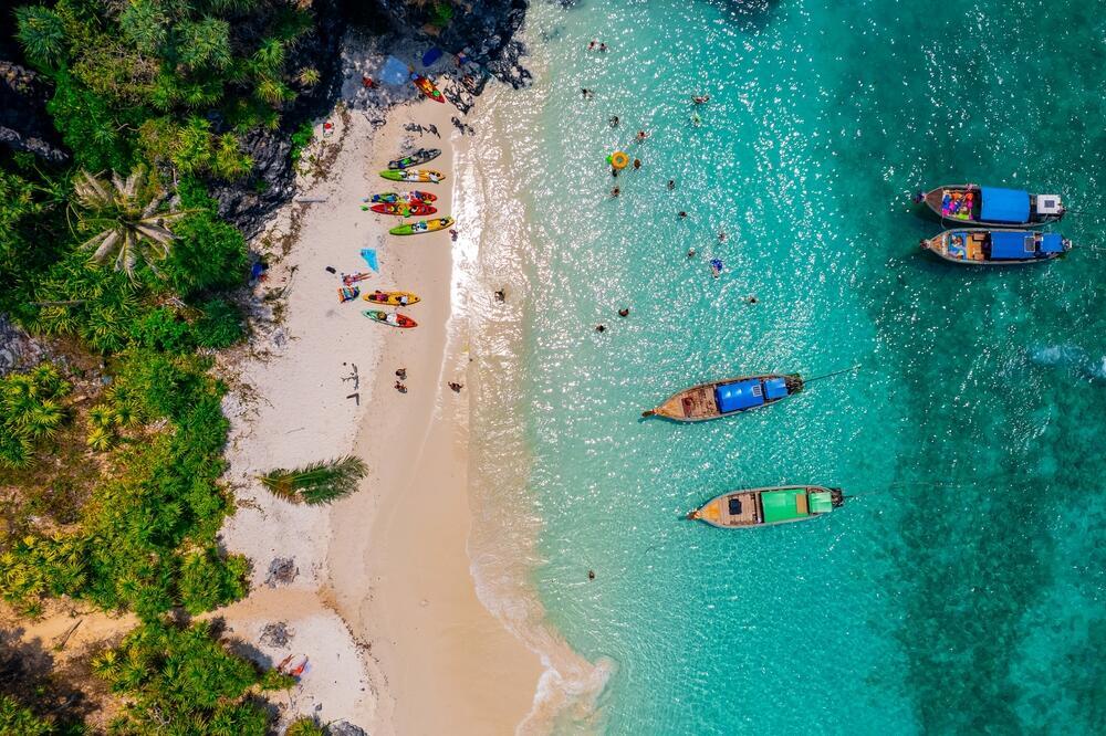 Nui Beach, Phuket (Photo: shutterstock) נואי ביץ', פוקט