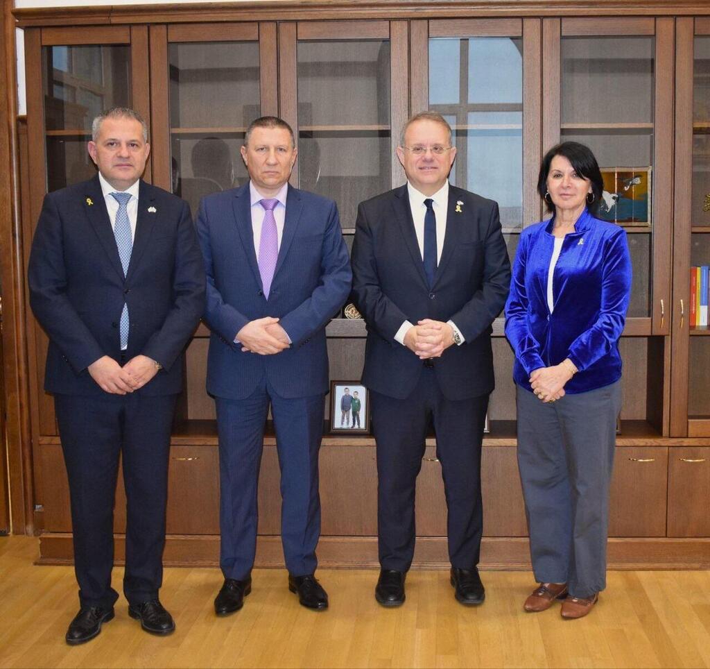 Zionist Federation of Bulgaria Chairman Nikolay Galabov, Bulgarian Prosecutor General Borislav Sarafov, World Zionist Organization Chairman Yaakov Hagoel and Gusti Yehoshua Braverman (Photo: World Zionist Organization) מימין לשמאל: גוסטי יהושוע ברוורמן, יעקב חגואל, בוריס סרפוב וניקי גלבוב יו"ר הפדרציה הציונית של בולגריה
