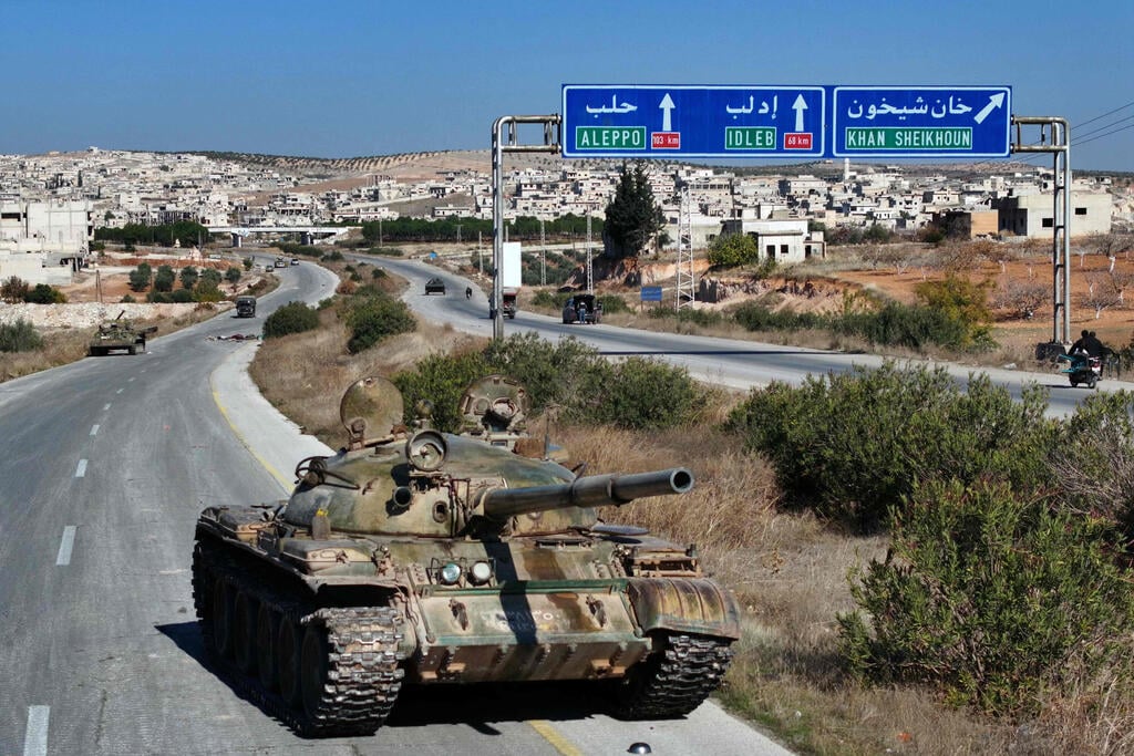 צילום: OMAR HAJ KADOUR / AFP טנק נטוש בסוריה