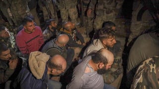 סוריה חלב חיילים של צבא בשאר אסד ש נפלו ב שבי של מתנגדיו