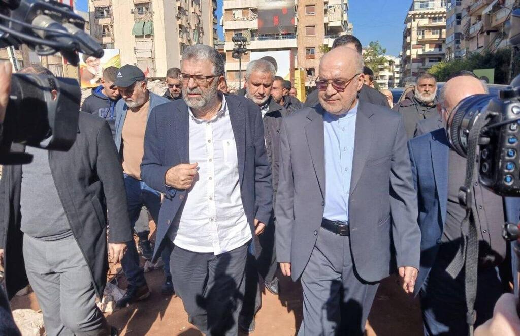 מוג'תבא אמאני, שגריר איראן בלבנון, הגיע למקום חיסולו של נסראללה בדאחייה מוג'תבא אמאני, שגריר איראן בלבנון, הגיע למקום חיסולו של נסראללה בדאחייה