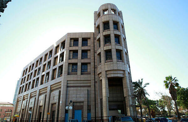 The building where the former Selina Tel Aviv hotel was located (Photo: Ryan Preuss) בניין הכשרת היישוב בו יש לסלינה מלון