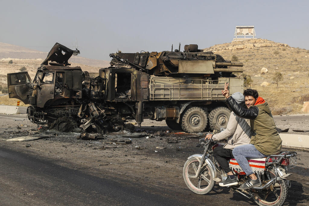 IDF attack on Damascus (Photo: AP Photo/Omar Sanadiki) דמשק