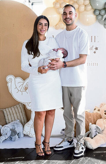 "תינוק שהוא נס". מאיה, אושרי ואריאל בוגנים | צילום: אליאב אפללו yk14180848