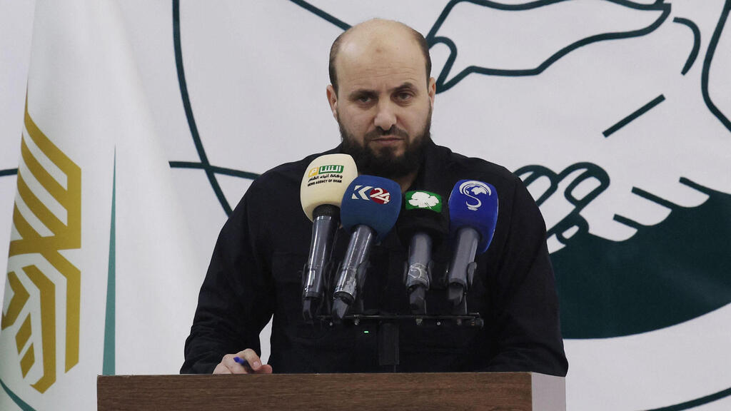גם הוא מגיע משלטון המורדים באידליב. מוחמד אל-באשיר, ראש ממשלת המעבר של סוריה (צילום: Omar HAJ KADOUR / AFP) מוחמד אל בשיר ראש ממשלת המעבר של סוריה