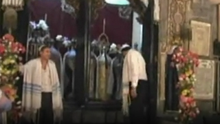 ארון הקודש וספרי תורה בבית כנסת בדמשק ב-2007