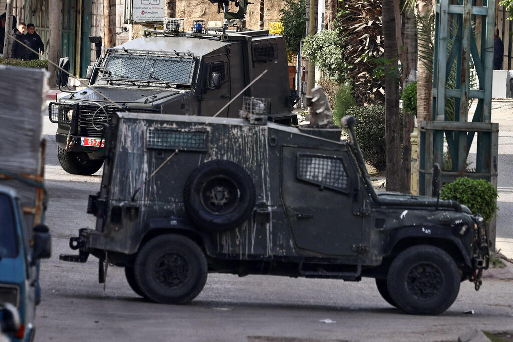 הכוחות בקלקיליה, הבוקר (צילום: Zain JAAFAR / AFP) קלקיליה