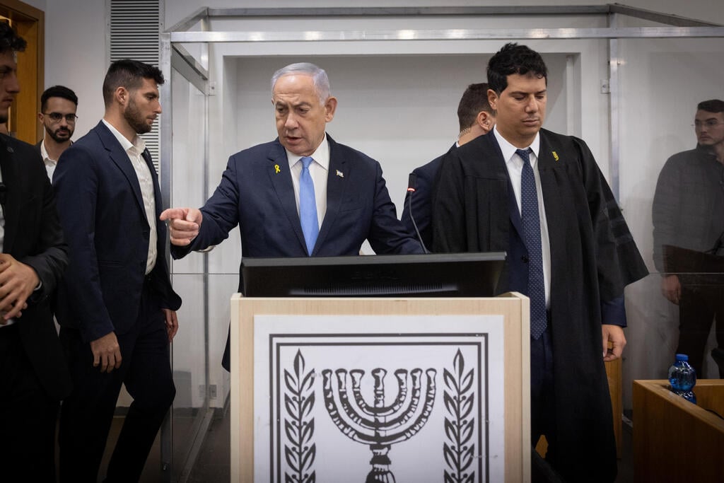 צילום: מרים אלסטר/פלאש90 נתניהו בבית המשפט המחוזי בתל אביב