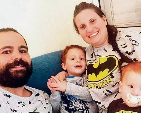 משפחת ביבס מניר עוז. המחקר התמקד ב־ 140 משפחות | צילום: אלבום פרטי yk14193127