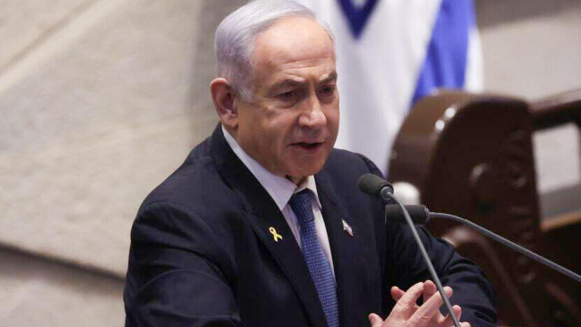 הודף את הביקורת. נתניהו (צילום: אלכס קולומויסקי) נאומו רה"מ בנימין נתניהו במליאת הכנסת, דיון 40 החתימות