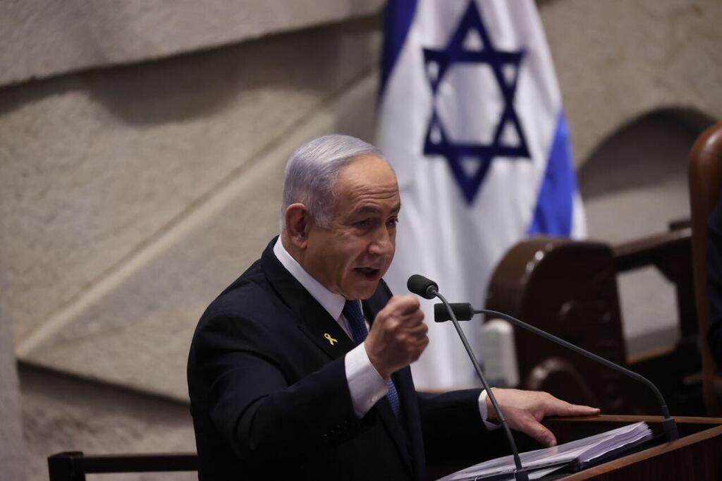 צילום: אלכס קולומויסקי נאומו רה"מ בנימין נתניהו במליאת הכנסת, דיון 40 החתימות