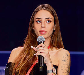 חברה טובה. מייה שם | צילום: יריב כץ yk14197531