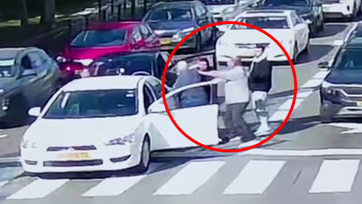 בעקבות ויכוח בכביש בהרצליה - נהג הותקף ונפצע באורח קל בעקבות ויכוח בכביש בהרצליה - נהג הותקף ונפצע באורח קל