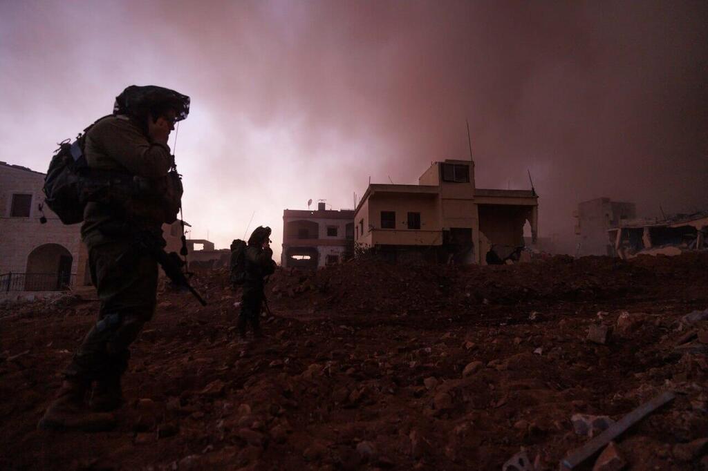 איבדו 11 חברים מתחילת המלחמה. לוחמי חטיבה 228 בלבנון (צילום: זיו קורן) חטיבת המילואים 228 בזמן התמרון בלבנון