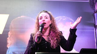 הפגנה והדלקת נרות מחוץ לכלא איילון בו מוחזק הנגד ארי רונפלד