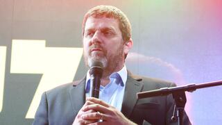 הפגנה והדלקת נרות מחוץ לכלא איילון בו מוחזק הנגד ארי רונפלד