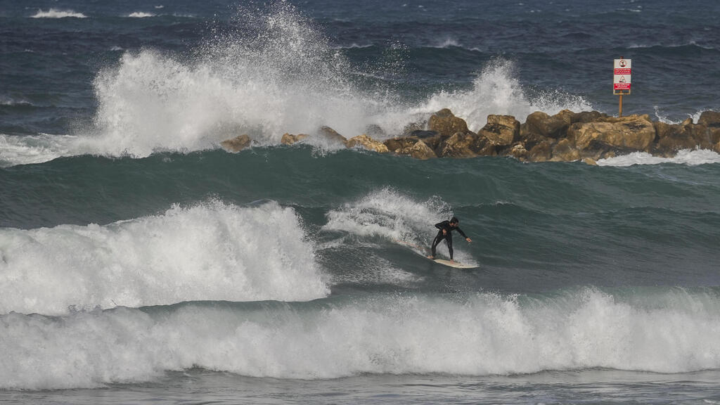 הים בתל אביב (צילום: AP Photo/Matias Delacroix) תל אביב